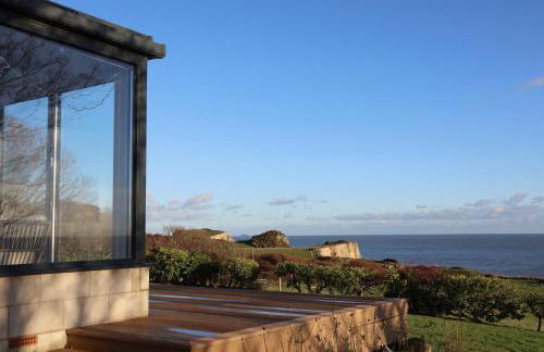 Inglewood - Historic retreat with incredible sea views - Photo 3