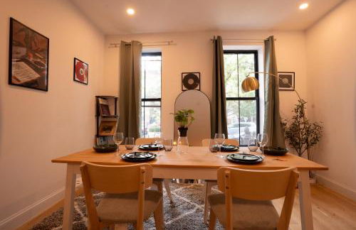 Stylish 2BD Brooklyn Retreat with Backyard & Basement - Foto 5