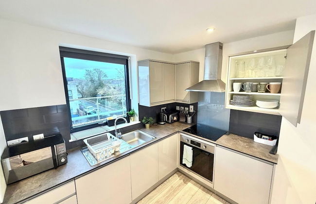 Hampton Suites Serviced Apartments - Photo 24