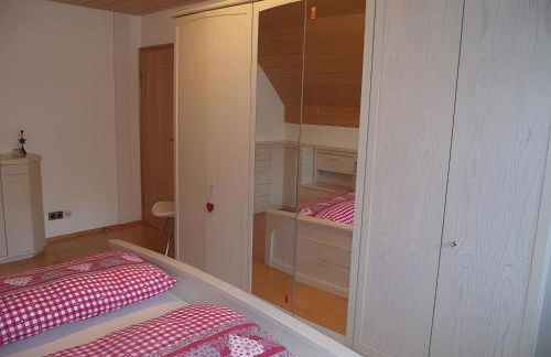 Schwarzwalduhren Nescht Triberg - Foto 27