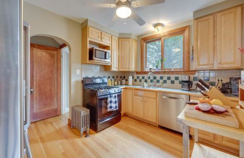 Ferndale Gem, Walk to Stores and Restaurants! - Foto 3