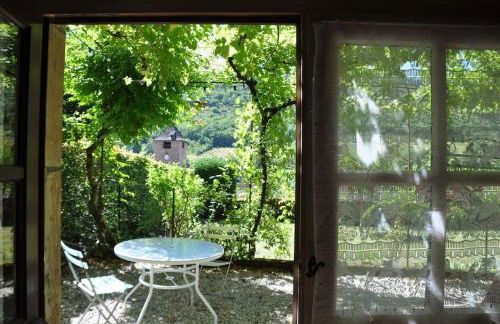 Séjour à deux au Château d'Autoire, studio de charme, tonnelle, vue vallée et village - Foto 14