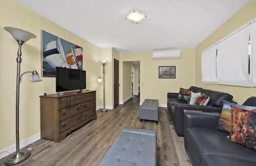 Sandy Feet Retreat -- Lakefront Retreat With Sand Volleyball Court! - Foto 16