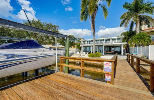 Luxurious Waterfront Home, 4 Mi to Sponge Docks! - Foto 38