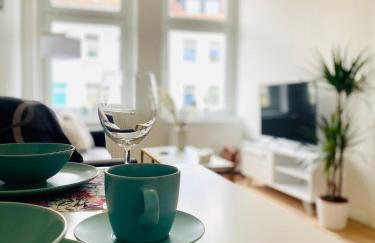 Modern eingerichtetes Apartment mit Balkon - Foto 8