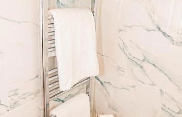 Cottage with Hot Tub - near Cheltenham and Tewkesbury - Photo 36