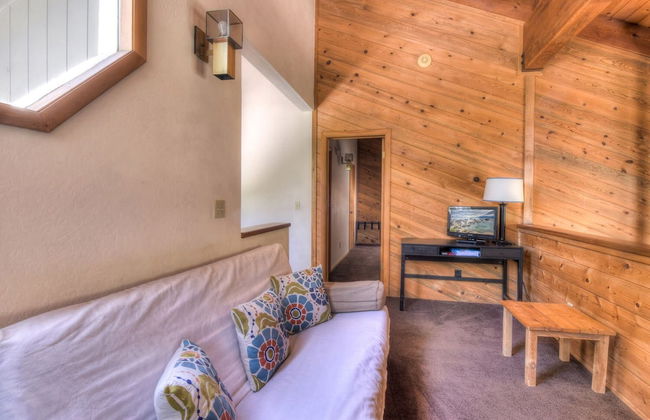 Northwoods Hangout Near Tahoe Donner - Foto 14