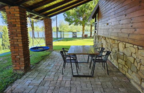 Domek letniskowy nad stawem Temeszów Bieszczady - Foto 29