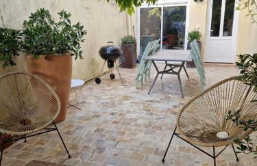 Maison des glycines au bord du Doubs - Photo 4