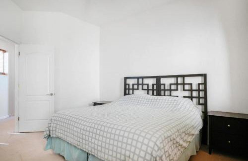 Spacious 3BR Villa w Mountain Views, 2 Patios & Private Garage Near Scottsdale - Foto 17