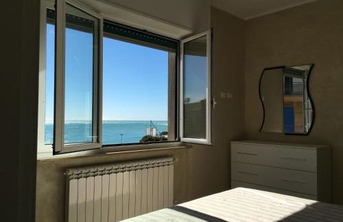 "Home away from home" - Foto 1