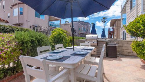 Stunning beach home - steps2sand, AC, Large Patio and Fast Wifi! - Foto 1