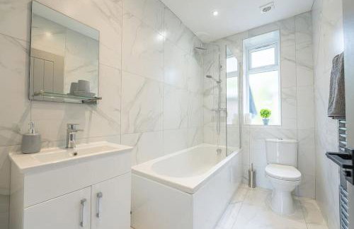 High Peak 5-Star Haven Gardens, Parking & WiFi - Foto 11