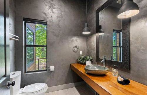 LUX Treehouse on Private Lake next to Lake Conroe with Game room, Paddleboards, Lake Views, and more! - Foto 68