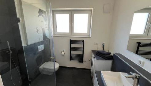 Neue und modische Wohnung im Duisburger Süden - Foto 3