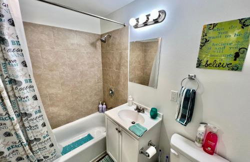 Private Room with Shared Bathroom on the 1st Floor 10 Minutes Walk to University of Washington - Foto 27