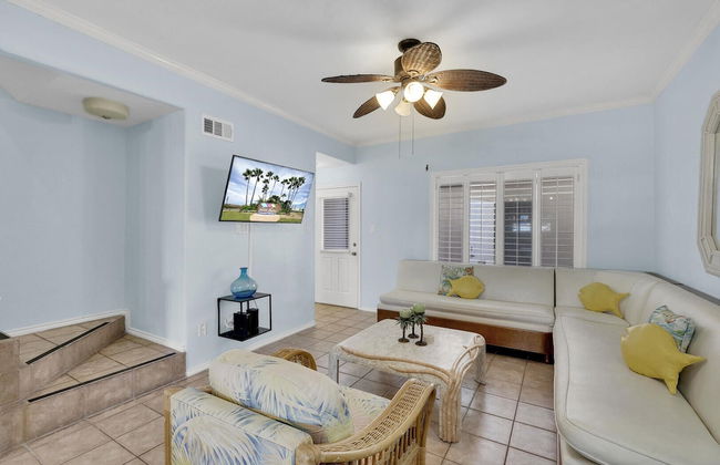 2-story Condo Next to Beach w/ Ocean Views! - Foto 20