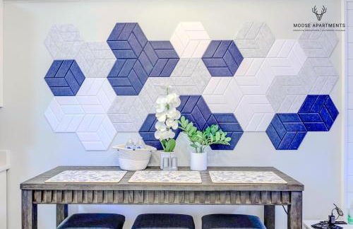 The Moose #8 - Modern Luxe Loft with King Bed & Free Parking & Wifi - Foto 17