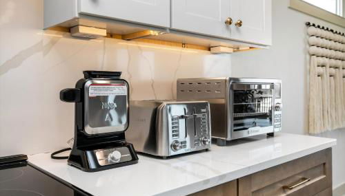 The Grand Iowan - Photo 2, toaster