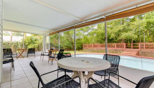 Mary Esther Home with Private Pool and Fireplace! - Foto 3