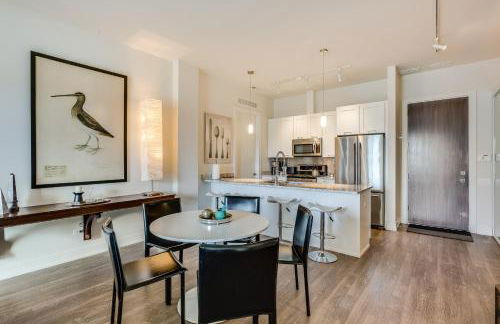 Designer 3BR with Balcony & Elevator on Clark! apts - Photo 11