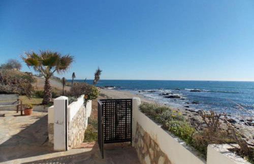 Primera Línea de Playa Increíbles vistas - Photo 22