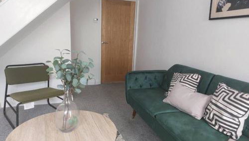 Charming 2 BedRoom Tredegar Gem. Sleeps 4 - Foto 5