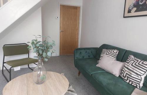 Charming 2 BedRoom Tredegar Gem. Sleeps 4 - Photo 5