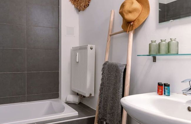 Comfy 1-bedroom Apartment With Side Seaview - Foto 12