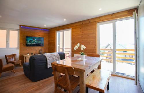 Les Marmottes-Centre-ville-Terrasse & Bois- T2-Premium-Parking couvert-Netflix-6 pers - Foto 1