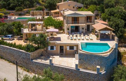 Villa Ozias a modern,spacious, swimmig pool villa. - Foto 1