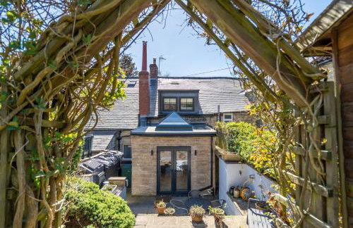 Bulldog Cottage - Photo 1