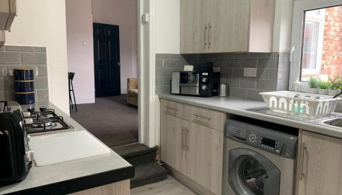 Rawling - Welcoming 3 bed apartment with free Wifi and Free Parking - Foto 3, stove, pet friendly, toaster, minibar