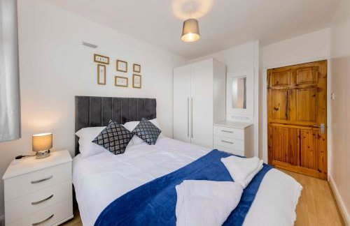 Charming Cosy Home - Your Retreat Awaits - Foto 14