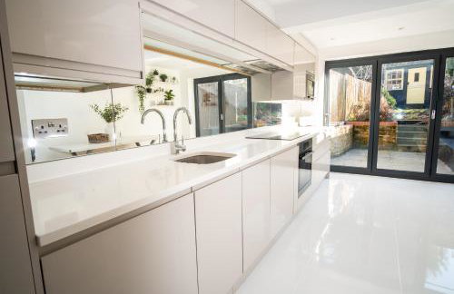 Modern cottage! 5 mins from central line! - Foto 5