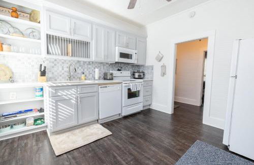 Cozy Downtown Seneca Bungalow - Foto 19