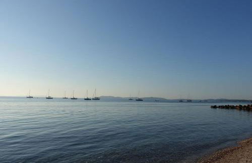 Port Hyeres Duplex plein Sud 200 M2 et 100 M2 de terrasse - Foto 28