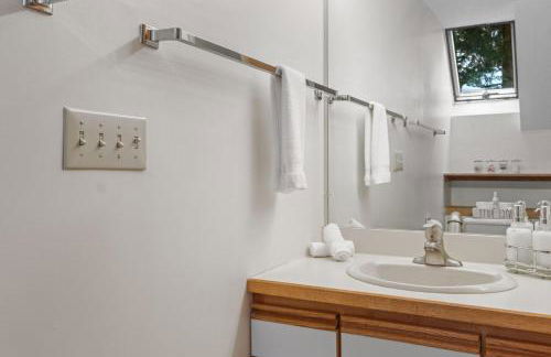 Mountain Haven for Families w Deck - Shuttle - Views - Foto 41