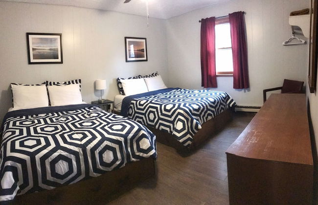 Calm Waters Cabin Resort - Photo 18