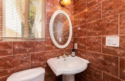 Villa Sausalito - Newly Designed 4BR HOUSE & POOL by Topanga - Foto 41