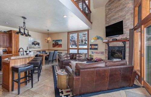 HotTub-Elkpoint-True Ski In Ski Out Family &Pet Friendly - Photo 3