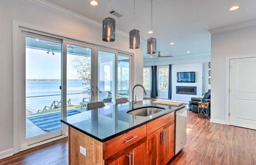 Beautiful Waterfront Getaway with Dock! - Foto 10