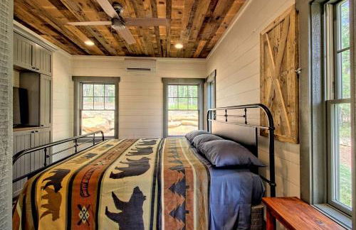 Stunning Cottage Rental Ideal for a Family to Go Glamping in Georgia - Photo 4