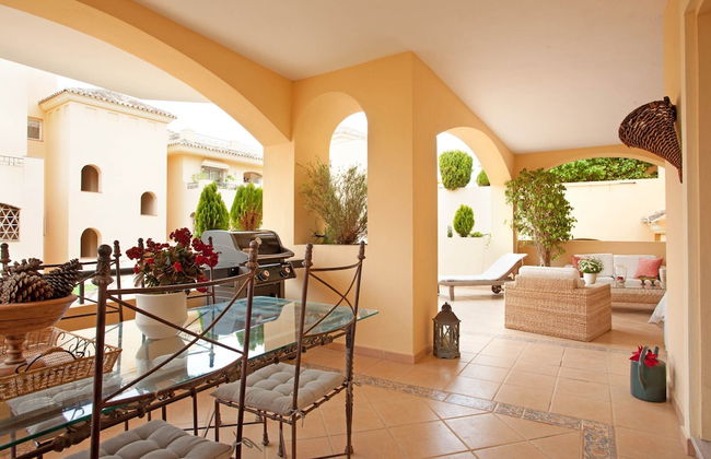 Charming Apartment With Pool - Photo 29