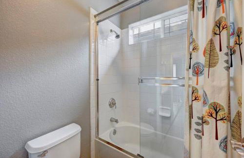 Marina Escape-Lake-Family-Fishing-Casino - Photo 28