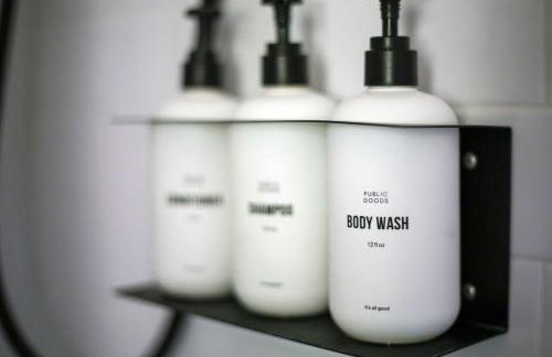 Modern Hideaway with Deck and State Forest Access - Foto 25