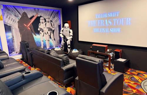 Amazing Star Wars Villa with Arcade & Theater, Private Pool, 3 King, Near Disney - Photo 15