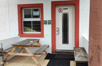 Große Monteurwohnung bei Würzburg bis 6 Personen mit eigenen gratis Parklätzen und Grill und WLAN 3x Schlafzimmer - nur Einzelbetten - Foto 18