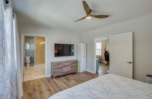 Walk to Broadkill Beach Sleek Family Home with Deck - Foto 17