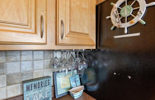 Nautical-Inspired Lakefront Unit w/ Awesome Views - Foto 18